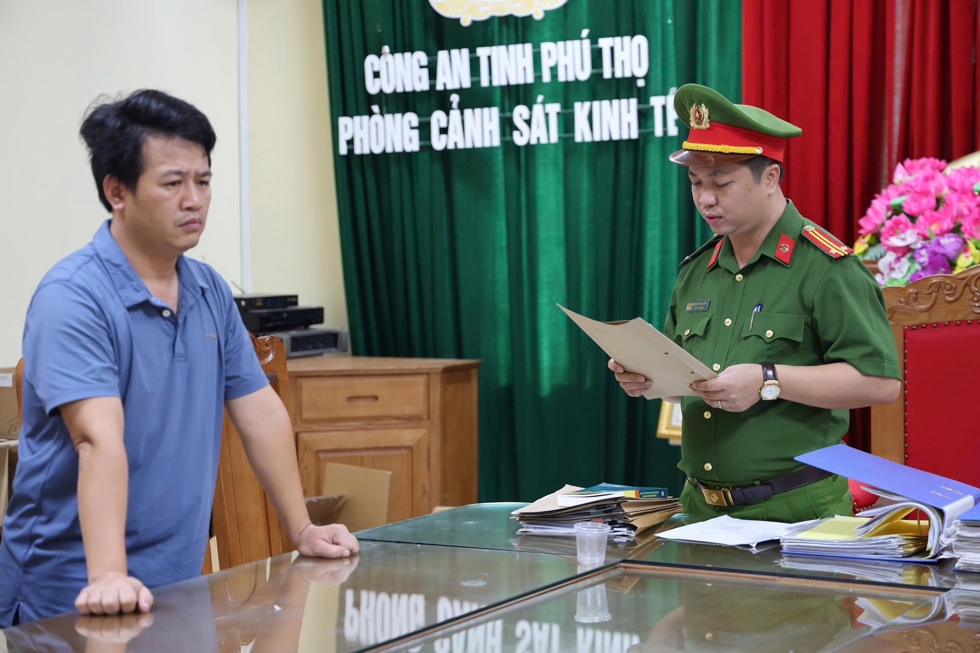 Hình ảnh Công an khám xét kho chứa bình chữa cháy giả của công ty TNHH PCCC Tomoken - Ảnh 14