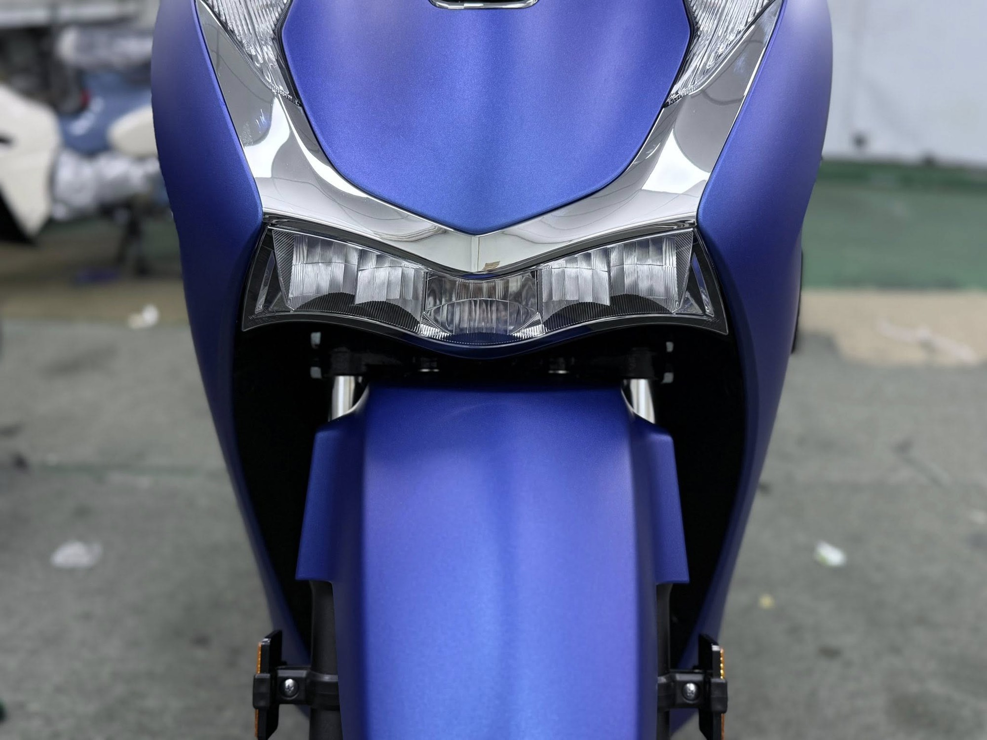 Xe tay ga Honda nhiều người mê vừa về màu mới cực đẹp, đi gần 45km hết 1 lít xăng, phanh ABS trước-sau - Ảnh 4