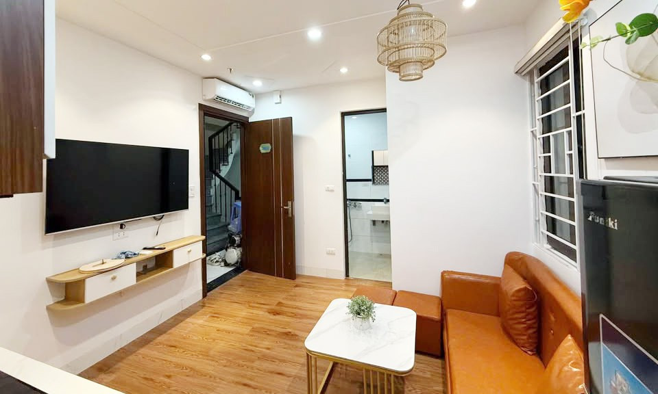 Sau 'chết yểu', chung cư mini Hà Nội được rao bán 50 triệu đồng/m2 gây bất ngờ - Ảnh 1