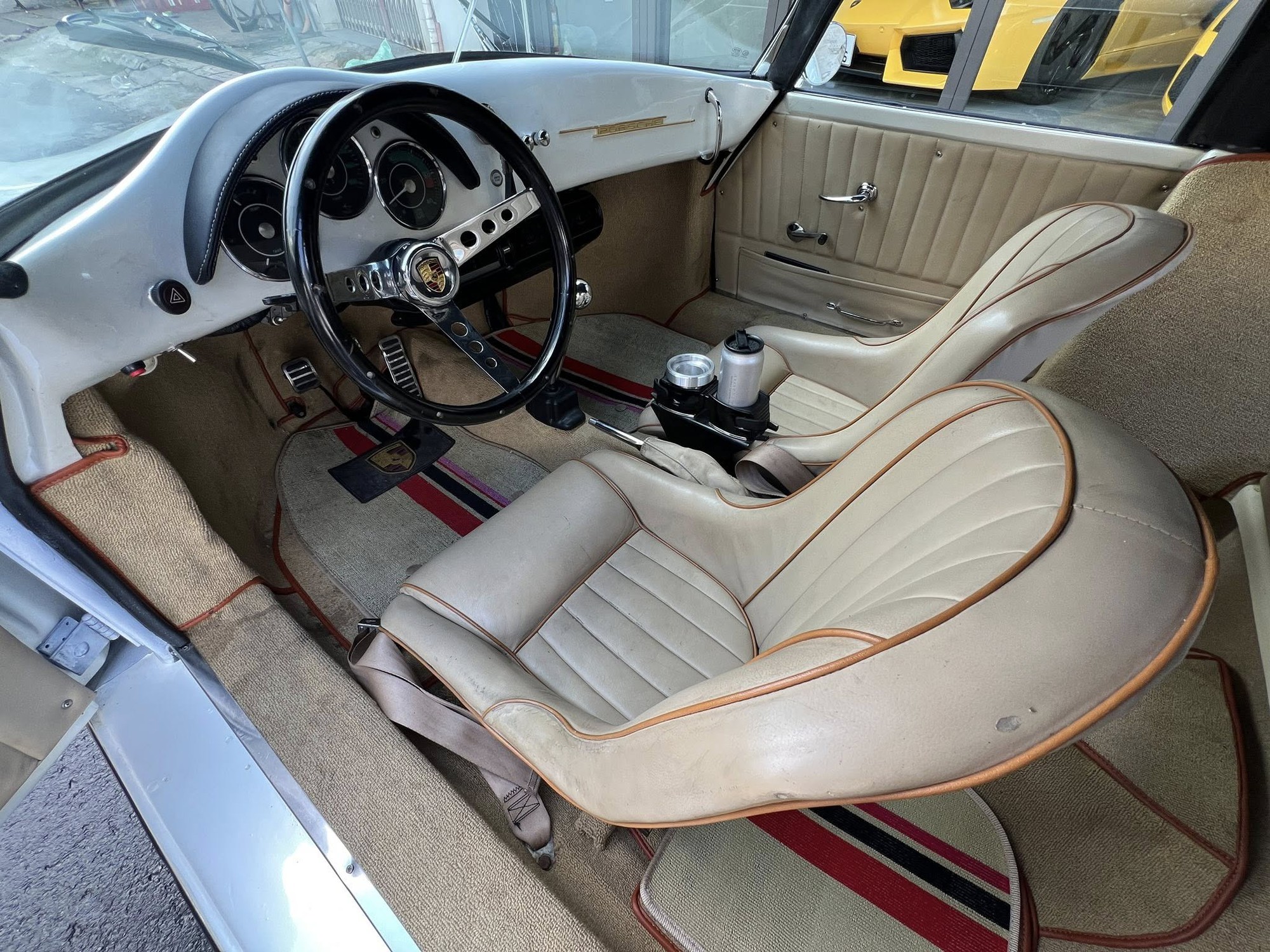 Porsche 356A Speedster hơn 70 tuổi gia nhập bộ sưu tập của ông Đặng Lê Nguyên Vũ, tra giá mới biết ngang ngửa siêu xe đời mới - Ảnh 5