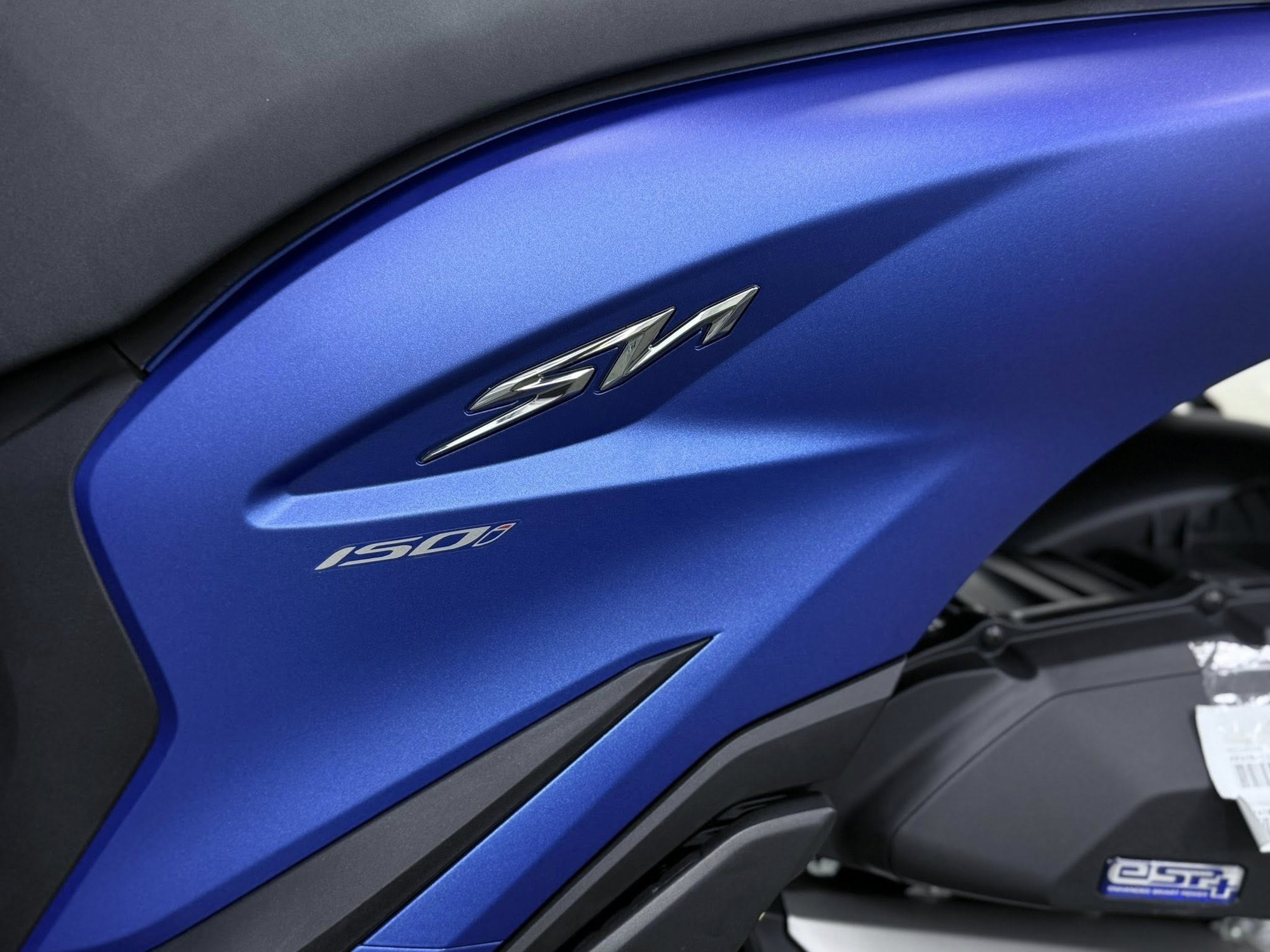 Xe tay ga Honda nhiều người mê vừa về màu mới cực đẹp, đi gần 45km hết 1 lít xăng, phanh ABS trước-sau - Ảnh 9