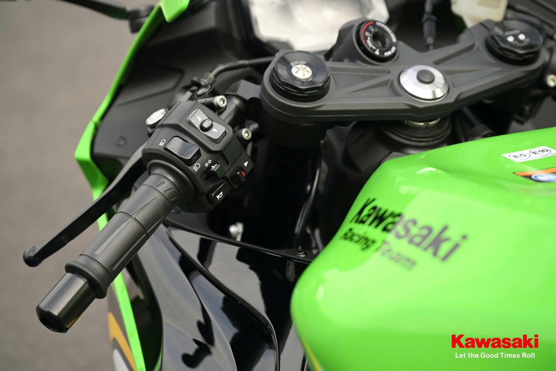 Vừa ra mắt Việt Nam xe Ninja Nhật trang bị 'tận răng', mạnh gấp rưỡi xe Honda, Yamaha: Giá bất ngờ? - Ảnh 4