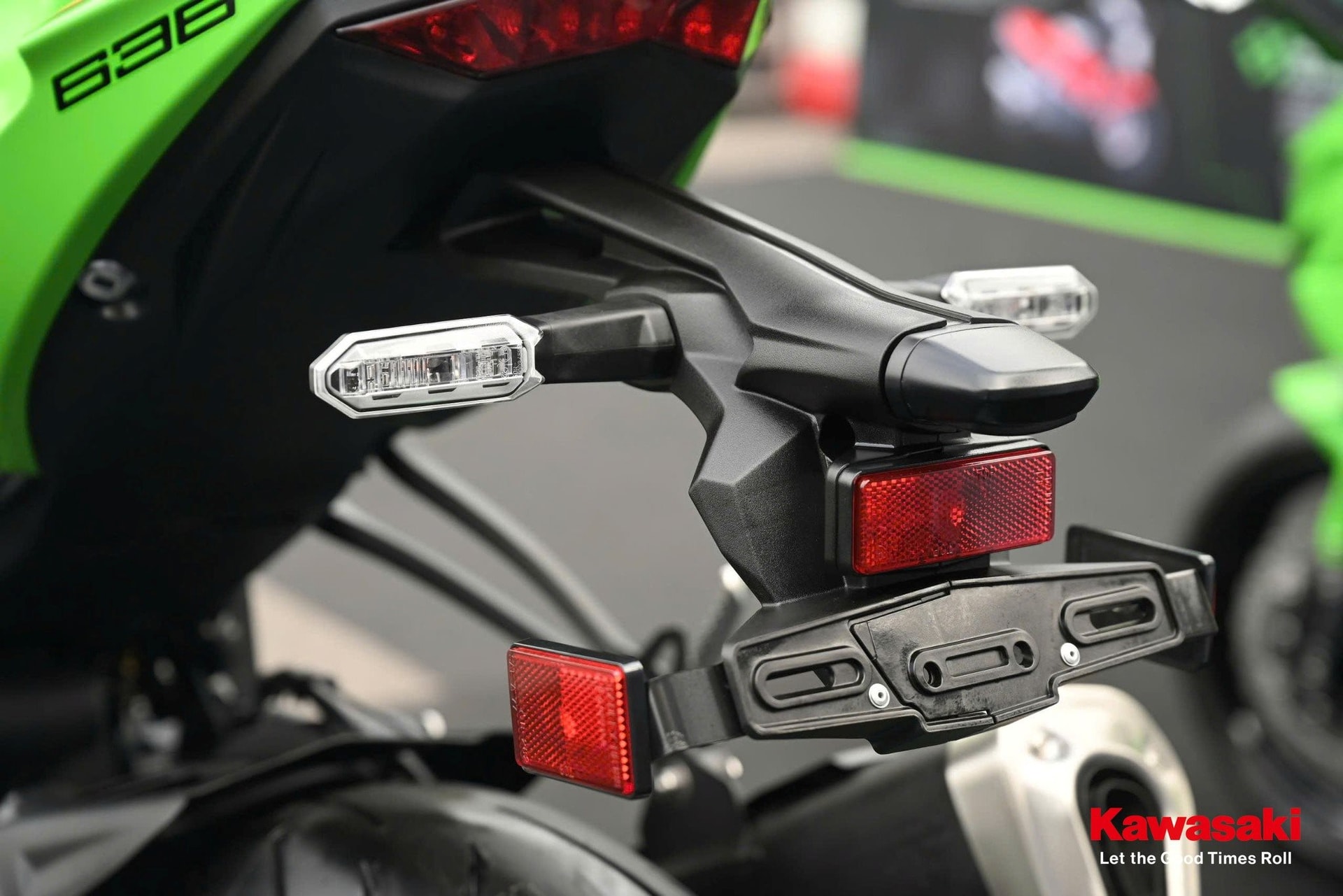 Vừa ra mắt Việt Nam xe Ninja Nhật trang bị 'tận răng', mạnh gấp rưỡi xe Honda, Yamaha: Giá bất ngờ? - Ảnh 6