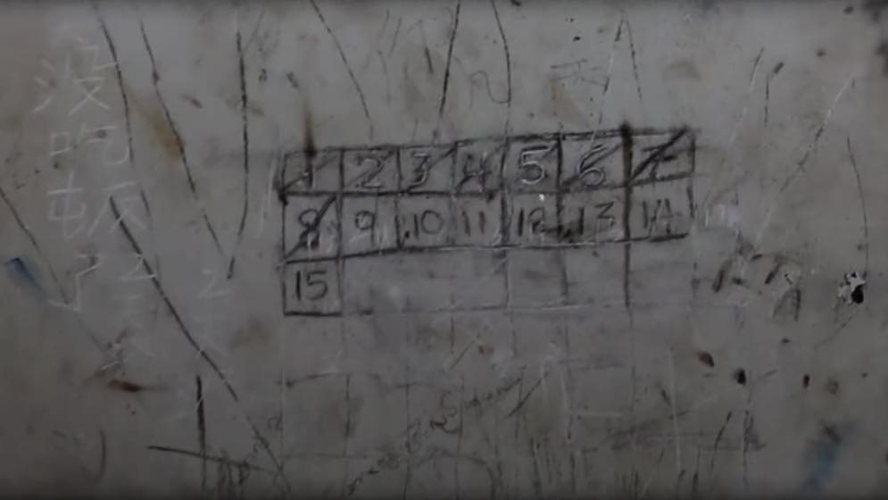 Rùng mình những vết tích kinh hoàng trong phòng tối của hang ổ lừa đảo tại Myanmar - Ảnh 5