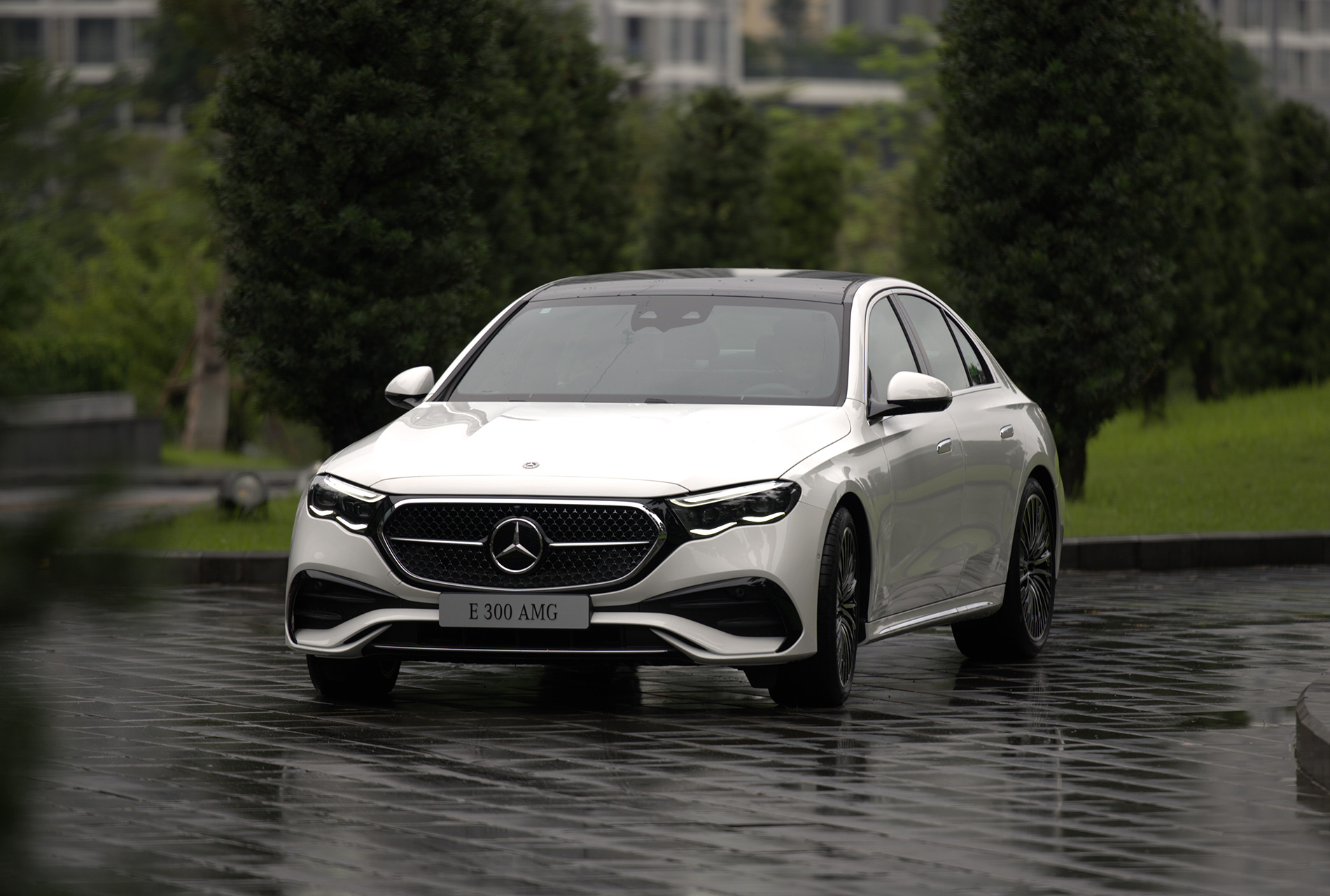 Mercedes-Benz E-Class 2025 chính thức ra mắt tại Việt Nam: Lột xác từ trong ra ngoài, giá 2,45- 3,2 tỷ đồng - Ảnh 10