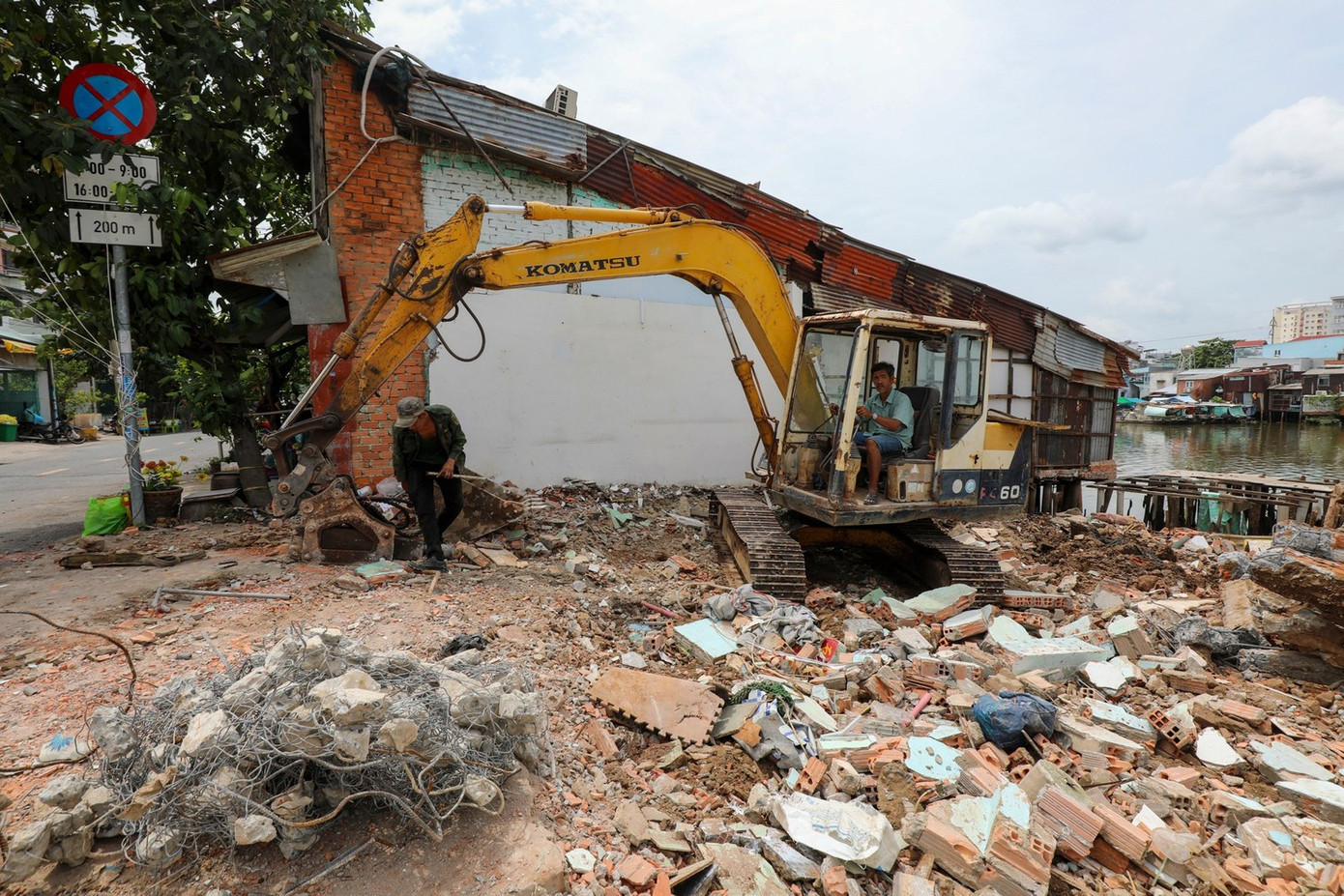 Các chính sách hỗ trợ người dân sau di dời 40.000 căn nhà ven kênh rạch ở TPHCM - Ảnh 2