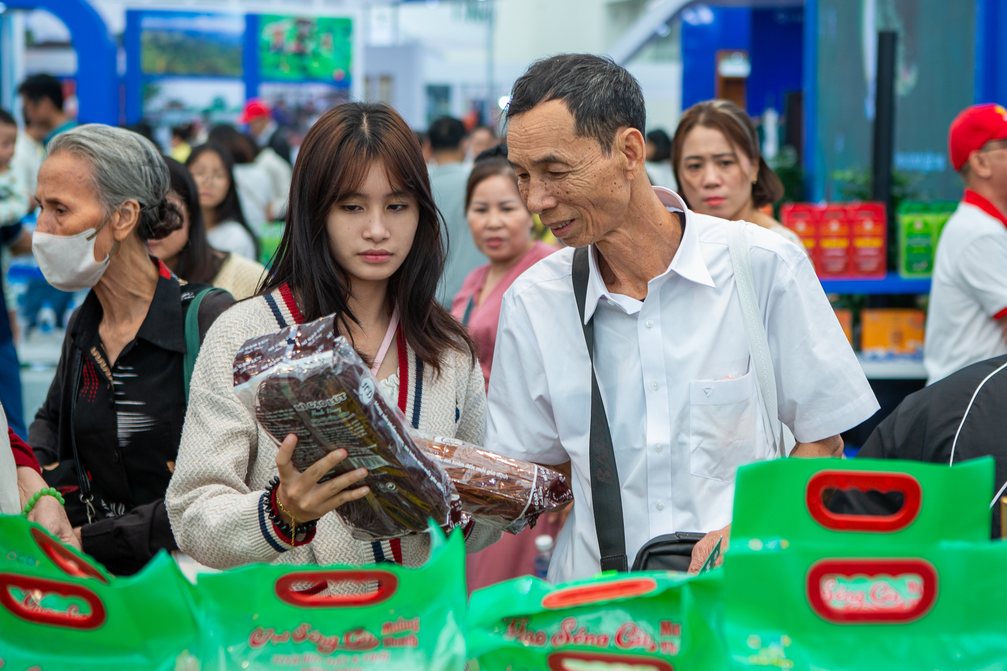 Sau 2 năm khởi công, dự án "hot" nhất của tỷ phú Phạm Nhật Vượng tại Hà Nội giá đã tăng gần gấp đôi, hạ tầng xung quanh đầy bất ngờ - Ảnh 6