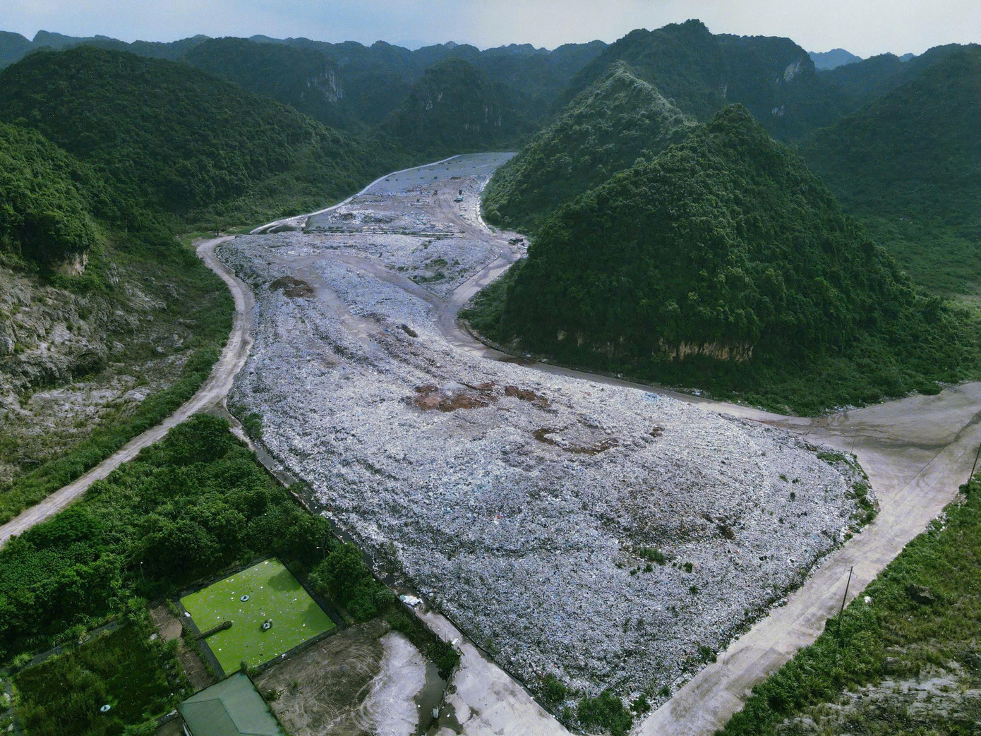 Giải cứu thung lũng đang 'chết' dần vì rác ở Ninh Bình - Ảnh 2