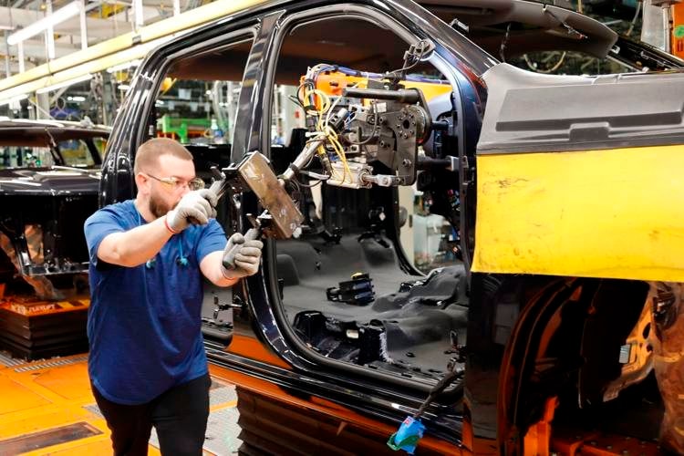 GM cắt giảm hơn 3.400 lao động mảng xe điện, thu hẹp dây chuyền sản xuất và tạm đóng cửa nhà máy, thực hiện cải tổ nhân lực lớn nhất kể từ sau đại dịch - Ảnh 3