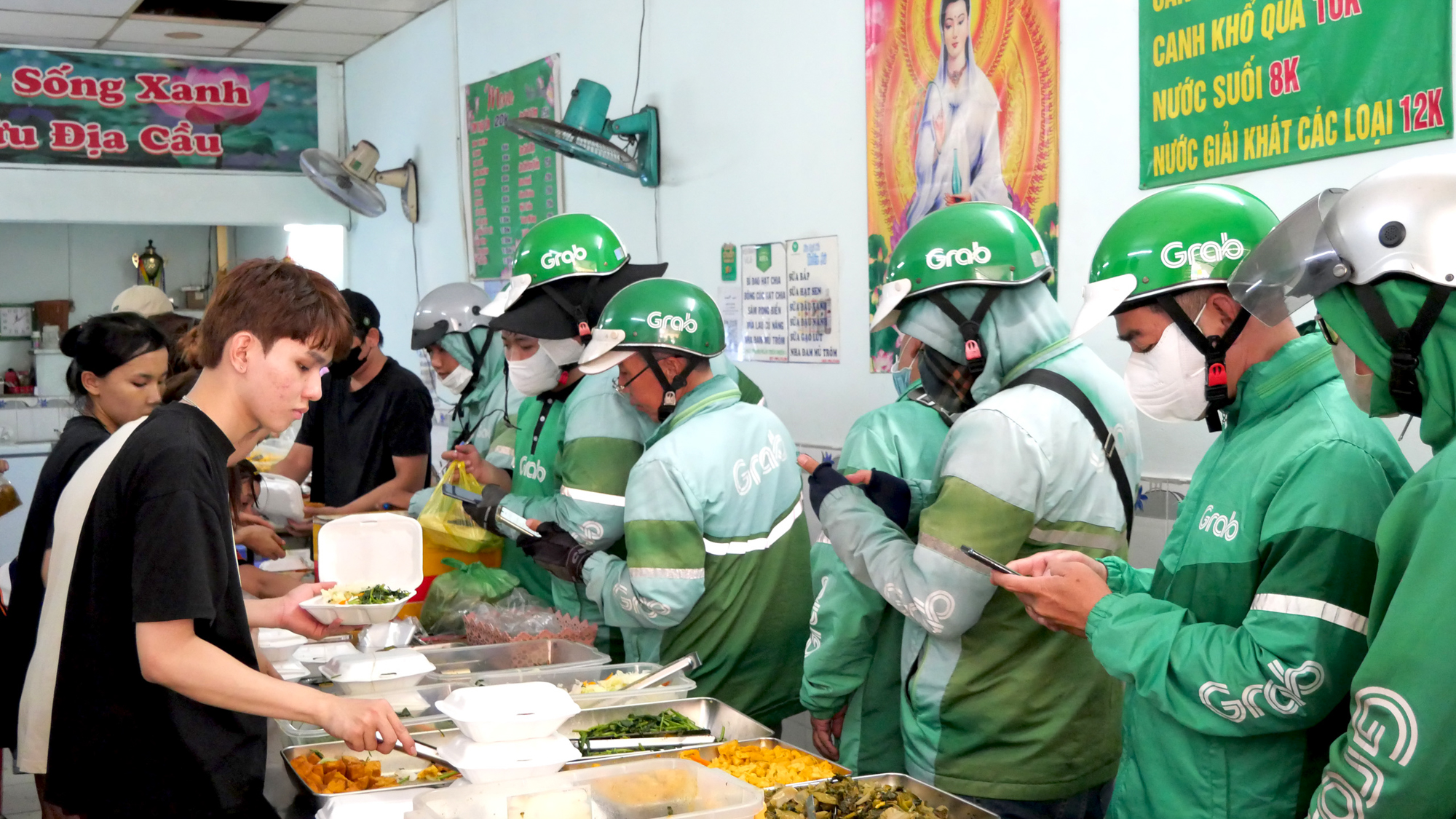 Xanh SM Ngon nhập cuộc: Cuộc đua giao đồ ăn thêm khốc liệt, thế song mã của GrabFood - ShopeeFood có lung lay? - Ảnh 7