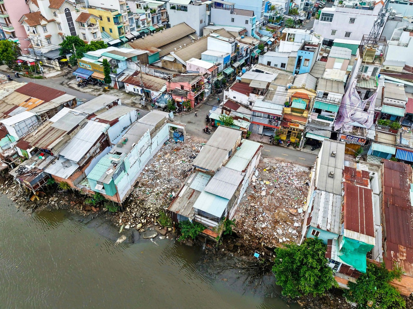 Các chính sách hỗ trợ người dân sau di dời 40.000 căn nhà ven kênh rạch ở TPHCM - Ảnh 8