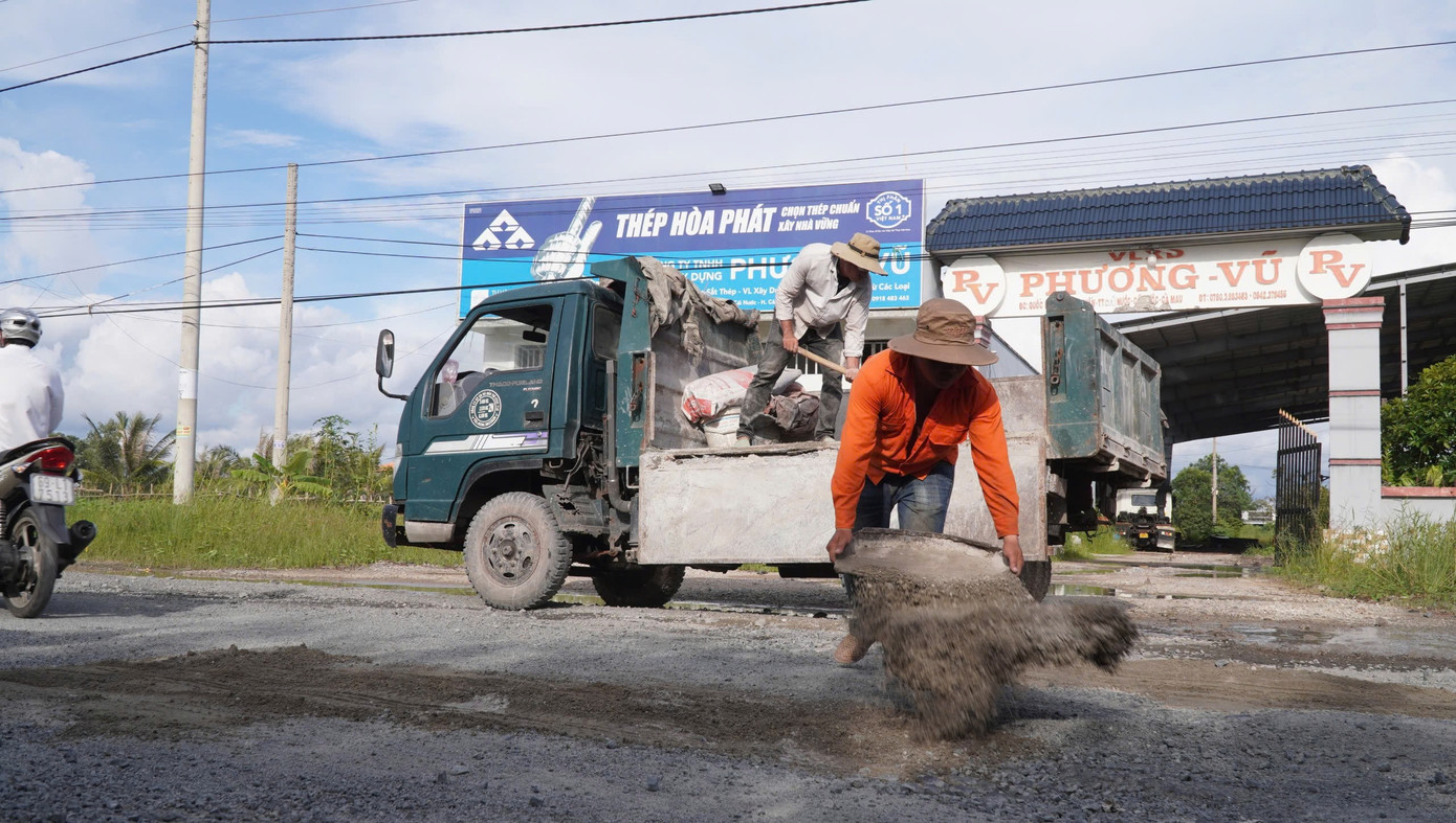 Quốc lộ 1 qua Cà Mau hư hỏng, nhiều ổ gà - Ảnh 8