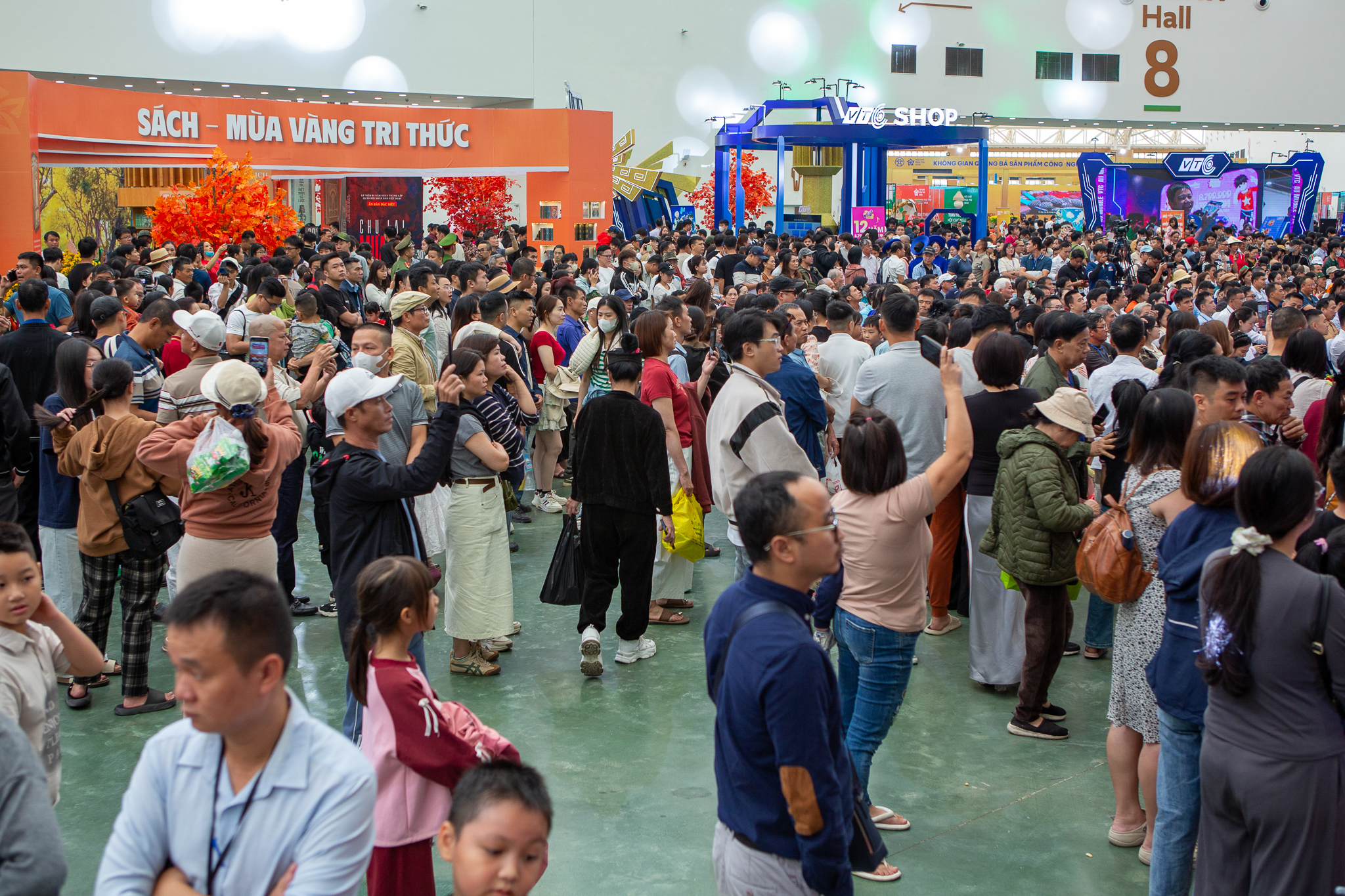 Sau 2 năm khởi công, dự án "hot" nhất của tỷ phú Phạm Nhật Vượng tại Hà Nội giá đã tăng gần gấp đôi, hạ tầng xung quanh đầy bất ngờ - Ảnh 7