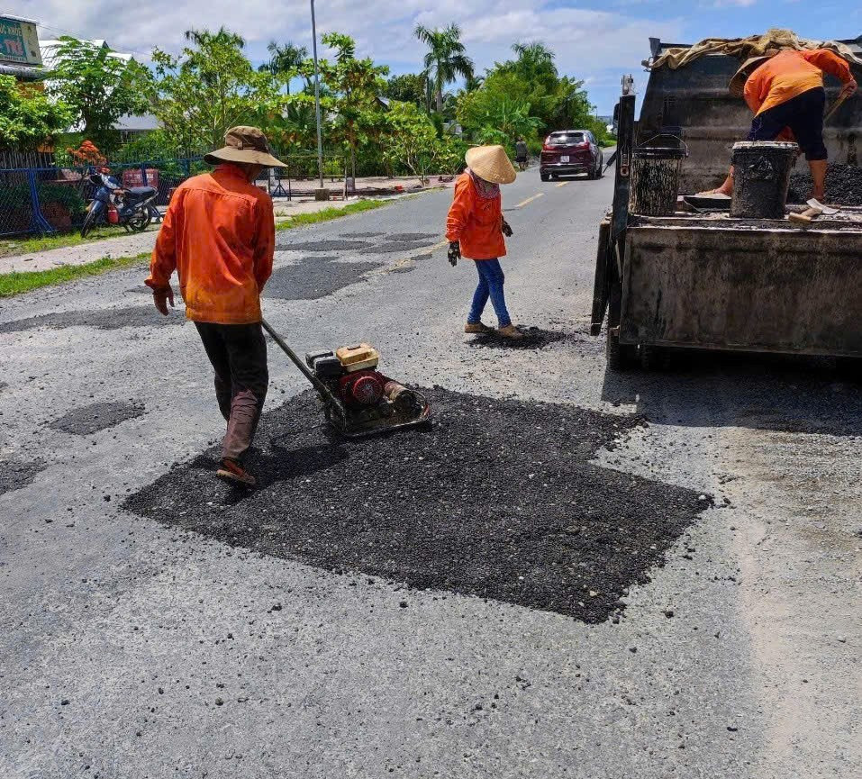 Quốc lộ 1 qua Cà Mau hư hỏng, nhiều ổ gà - Ảnh 7