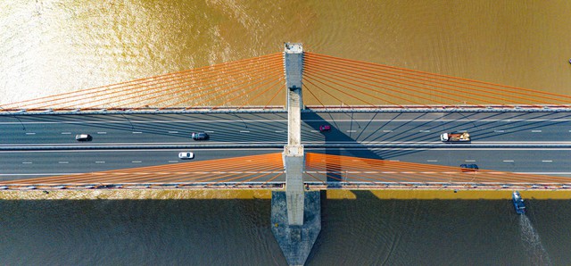 Cây cầu dây văng lọt top 3 nhiều nhịp nhất thế giới, nằm trên tuyến cao tốc đắt đỏ nhất, được thiết kế và thi công hoàn toàn bởi đội ngũ kỹ sư Việt Nam: Ai đứng sau? - Ảnh 1