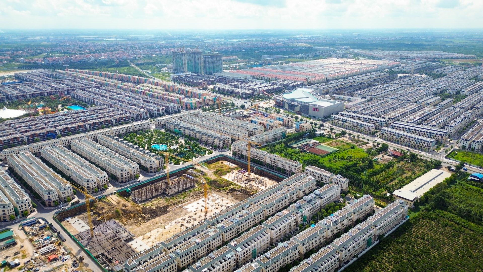 Bất động sản khu Đông đang vẽ lại bản đồ mua nhà của người Hà Nội - Ảnh 1