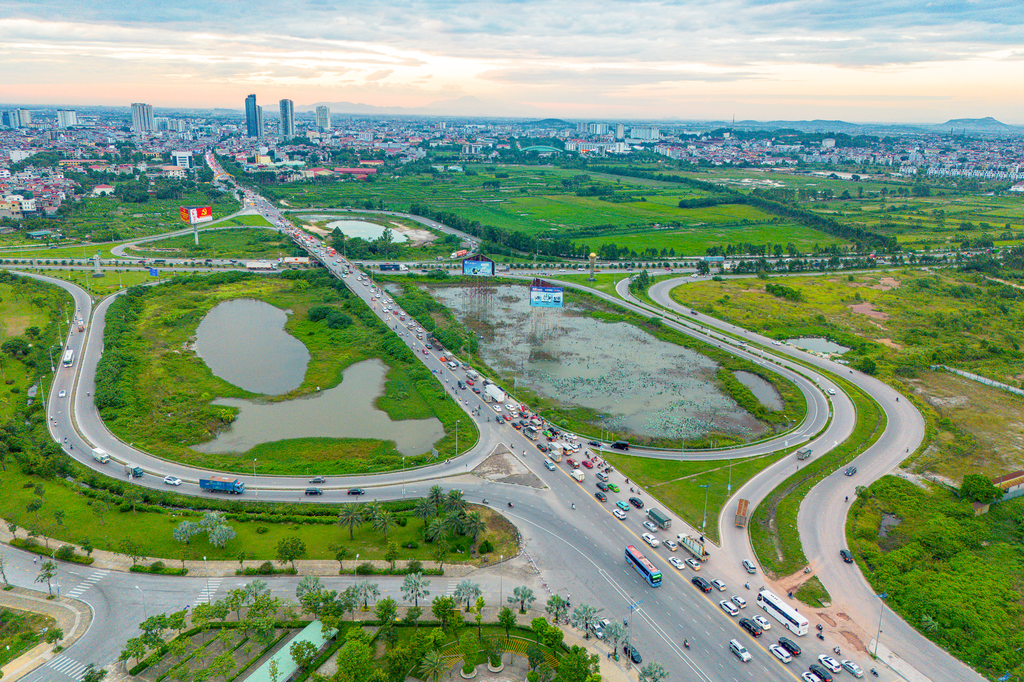 Toàn cảnh khu vực được đề xuất làm khu đô thị rộng gấp 3 lần quận Hoàn Kiếm; Nằm ở tỉnh có loạt ông lớn Vingroup, Sun Group, T&T đang đầu tư - Ảnh 9