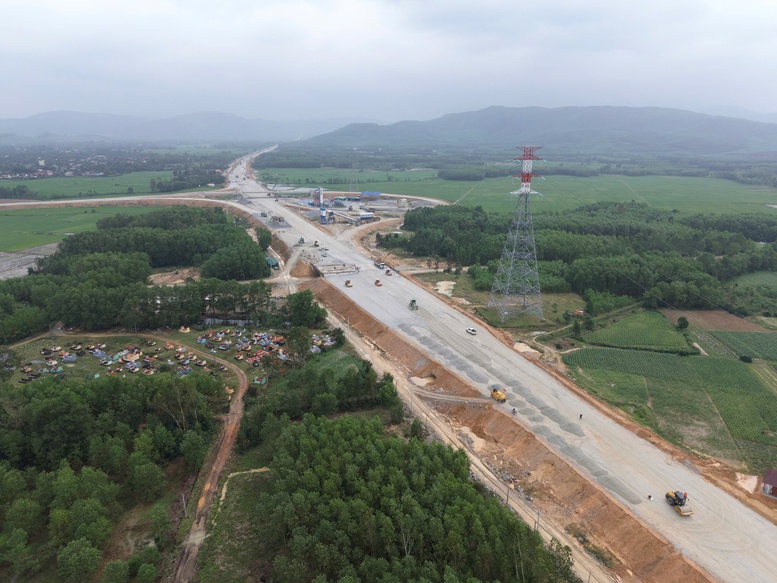Quảng Ngãi cần giải quyết dứt điểm các vướng mắc trong GPMB cao tốc Quảng Ngãi – Hoài Nhơn - Ảnh 1