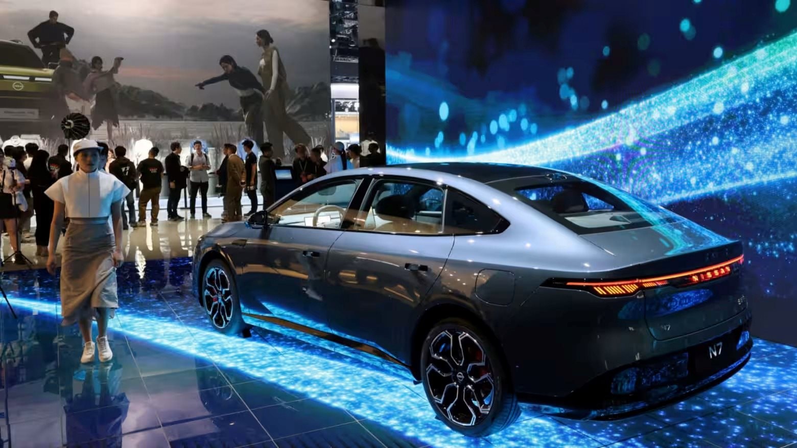 Thua lỗ, thị phần sụt mạnh, nhiều nhà sản xuất ô tô toàn cầu vẫn ‘bám trụ’ đến cùng tại Trung Quốc – Hoá ra là vì điều khó tin này - Ảnh 1