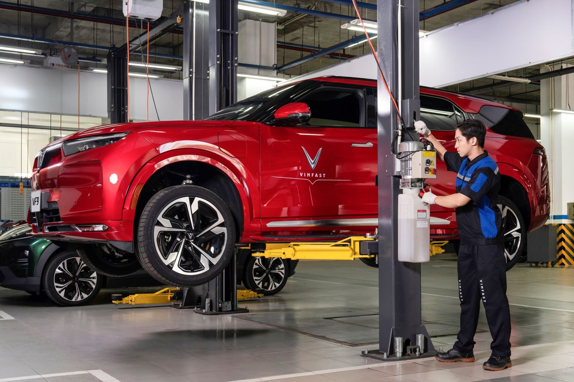 Tỷ phú Phạm Nhật Vượng tung chương trình chưa từng có, khách VinFast ở hàng loạt tỉnh được hỗ trợ đặc biệt - Ảnh 1