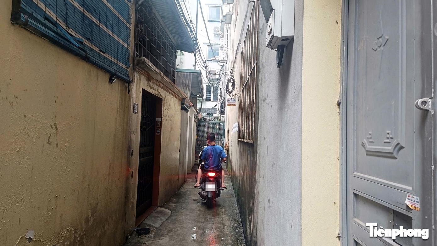 Từ vụ cháy 5 người tử vong ở Hà Nội: Ngõ nhỏ, 'chuồng cọp' bủa vây, cứu hộ gặp khó - Ảnh 7