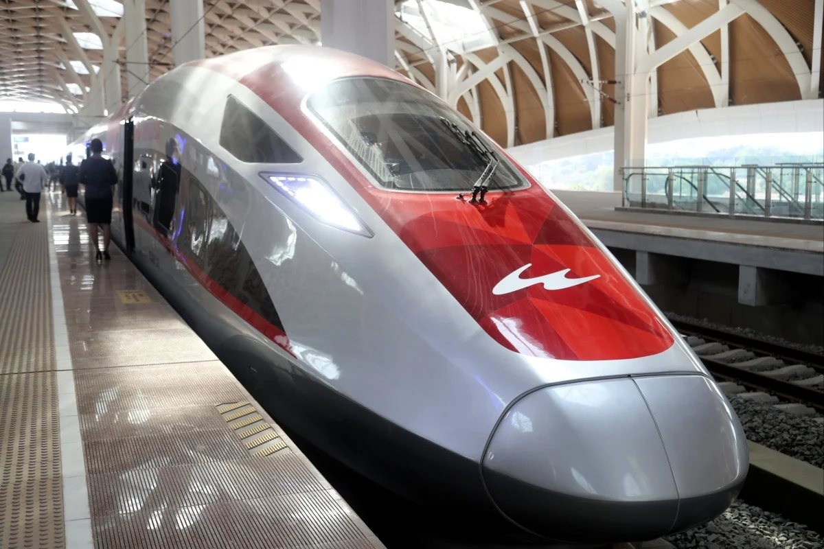 Vận hành đường sắt cao tốc 7,2 tỷ đô do Trung Quốc xây, "hàng xóm Việt Nam" khen quá tốt: Muốn có thêm nữa - Ảnh 1