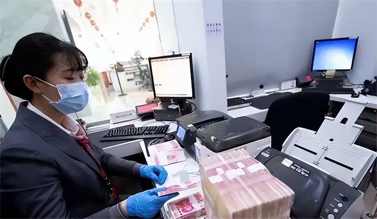 Gửi 70 tỷ đồng vào ngân hàng, 5 năm sau chỉ còn vỏn vẹn 125.000 đồng: Cảnh sát tuyên bố "ngân hàng vô tội", người đàn ông mất trắng - Ảnh 1