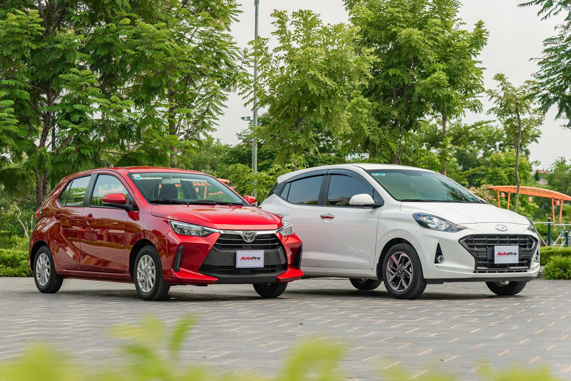 Cả tháng bán không nổi 500 chiếc, 3 nhóm xe gầm thấp này thất thế rõ tại Việt Nam: Mazda3, Grand i10 gồng gánh cả phân khúc, Camry gần ‘một mình một chợ’ - Ảnh 2