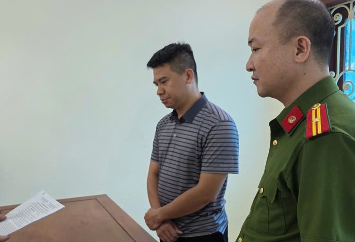 Bắt cựu cán bộ xã lập khống hợp đồng đất đai rồi đem bán - Ảnh 1