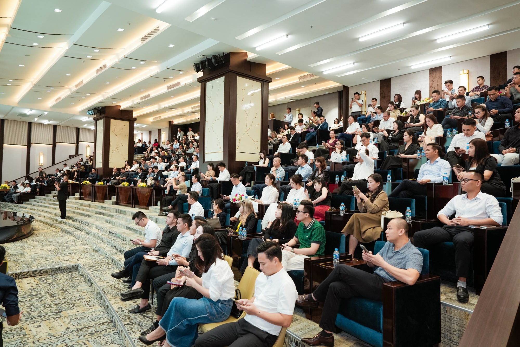 Sunshine Legend City "gây sốt" với công nghệ sa bàn ảo lần đầu xuất hiện trên sóng livestream NobleGo - Ảnh 2