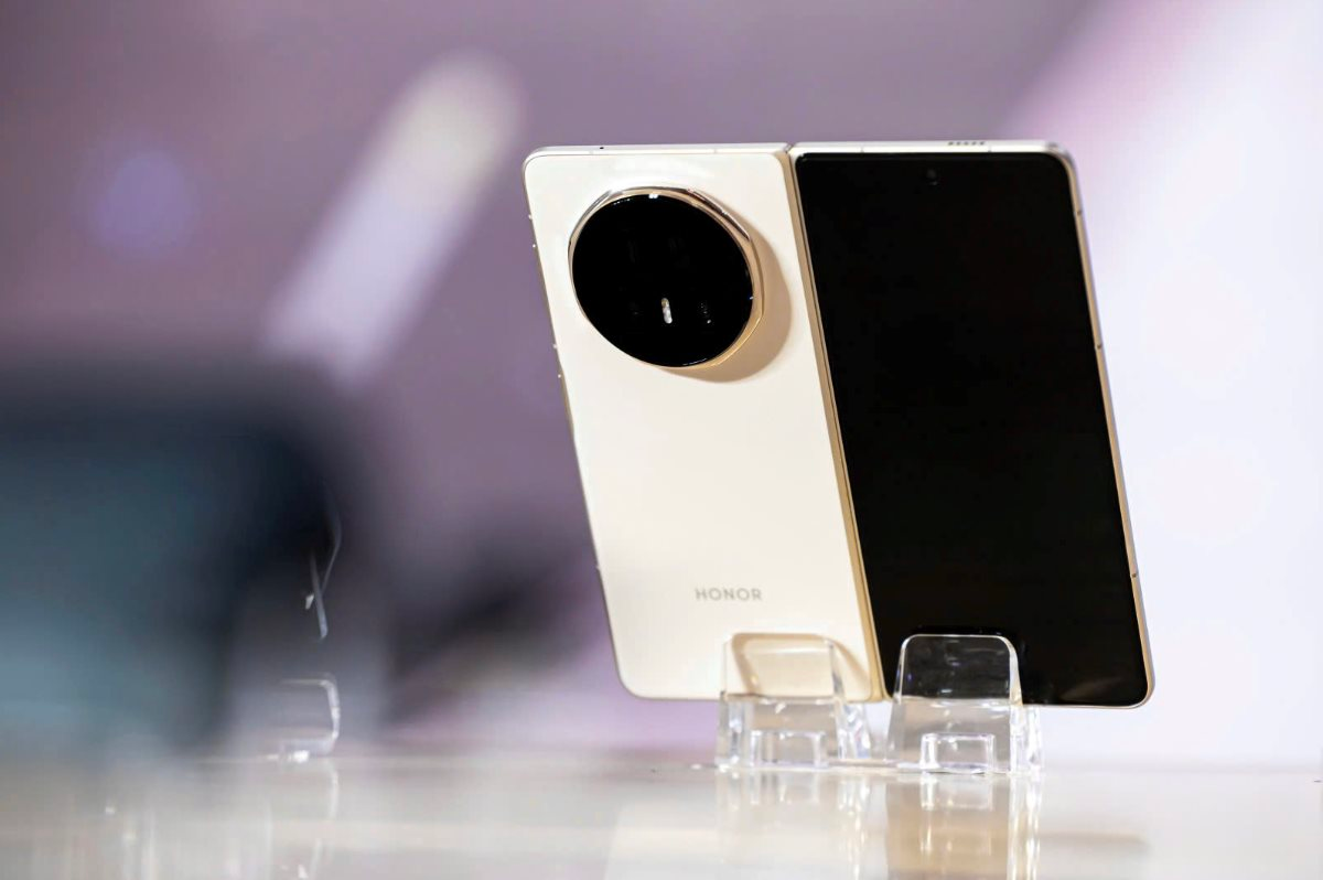 Thế Giới Di Động mở đặt trước smartphone gập đầu tiên có tính năng phát hiện giả mạo AI, quà tặng 12 triệu đồng - Ảnh 1