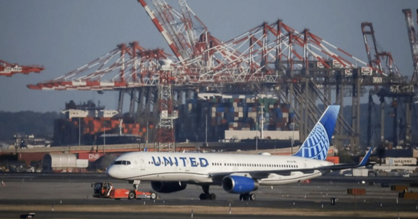 Chính phủ Mỹ đóng cửa: Nhân viên không lưu nghỉ việc, hoãn hàng nghìn chuyến bay