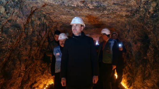 Một quốc gia vừa tuyên bố phát hiện mỏ đất hiếm lớn thứ 3 thế giới: Quy mô ước tính 12,5 triệu tấn, phân vân không biết bắt tay Mỹ hay Trung Quốc - Ảnh 1