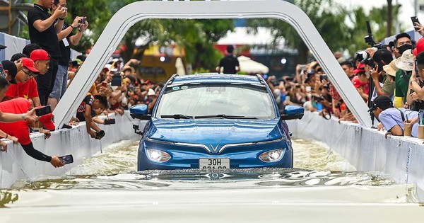 Xe điện VinFast là một trong những chiến thần lội nước sâu khoẻ nhất thị trường