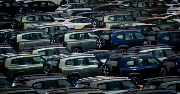 Thế giới cứ tung hô xe điện Trung Quốc lên mây, ai ngờ cảnh tượng thật lại "bệ rạc, thê thảm" thế này