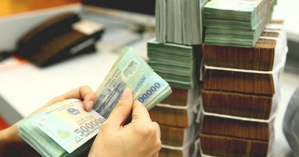 Dư địa chính sách tiền tệ ngày càng eo hẹp, cần thị trường vốn "chia lửa"