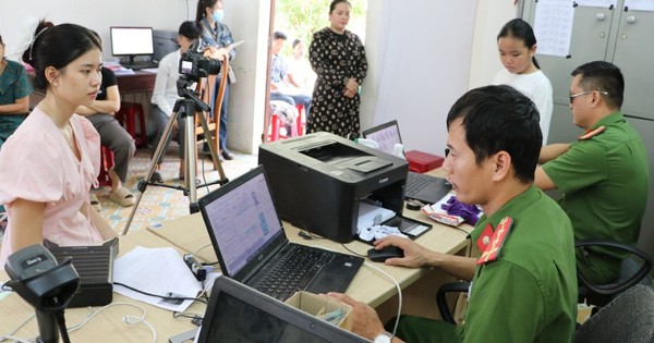 Từ ngày 1/10 chính thức không nhận hồ sơ giấy, 25 dịch vụ công thiết yếu này bắt buộc phải làm trực tuyến