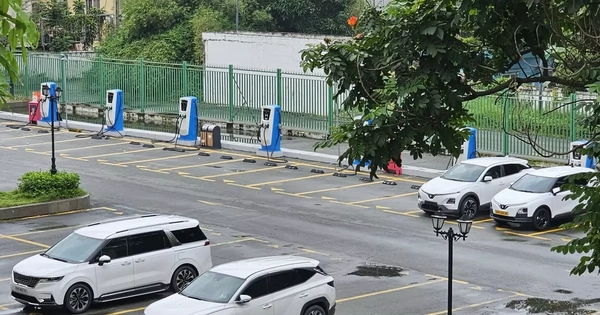 Cơ chế đặc thù triển khai trạm sạc xe điện ở TPHCM