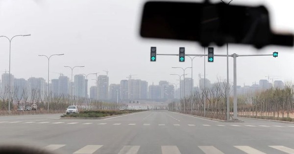 Trung Quốc biến 'thành phố ma' thành trung tâm đào tạo xe tự lái, quyết sửa sai sau 13 năm đối diện cú sốc khoáng sản