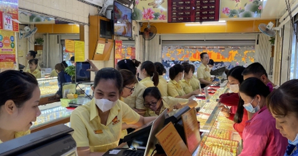 Vàng thế giới gần 3.900 USD/ounce: Nhà đầu tư cần làm gì trong tuần tới?