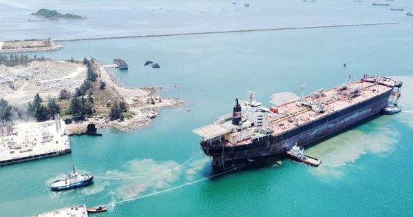 “Thành phố nổi” 150.000 tấn cán đích trước hạn, doanh nghiệp Việt lập kỳ tích