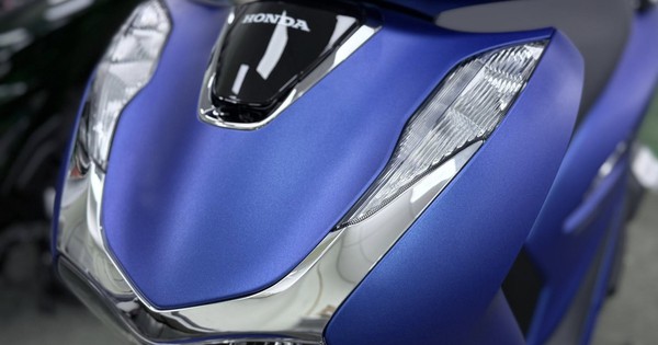 Xe tay ga Honda nhiều người mê vừa về màu mới cực đẹp, đi gần 45km hết 1 lít xăng, phanh ABS trước-sau