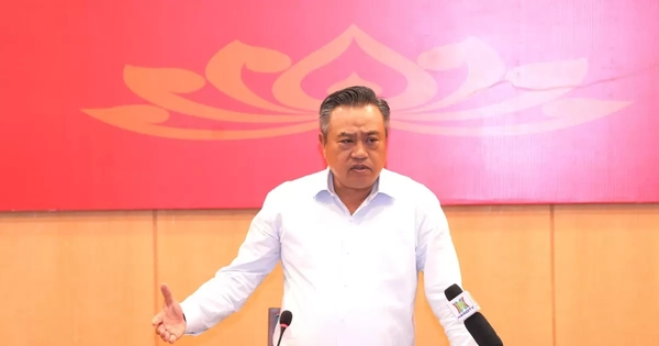 Chủ tịch Hà Nội yêu cầu thông tin liên tục các 'điểm nóng' ngập úng