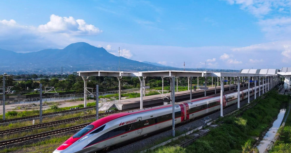 Loại Nhật Bản, chốt Trung Quốc xây dự án đường sắt cao tốc 20 tỷ USD: Công ty vận hành lỗ gần 400 triệu USD, nền kinh tế lớn nhất Đông Nam Á ‘như ngồi trên đống lửa’ vì lo nợ