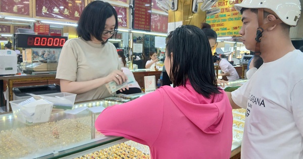 Lúng túng với quy định mới khi mua bán vàng từ 10-10