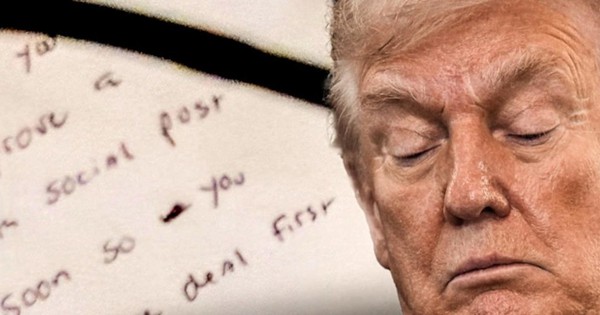 Ngoại trưởng Mỹ gián đoạn cuộc họp, đưa Tổng thống 1 thứ: Vài phút sau, ông Trump tuyên bố bước đi "lịch sử"