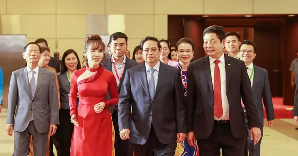 Thủ tướng mong các doanh nhân vượt qua chính mình, vươn ra biển lớn