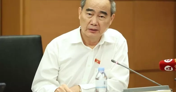 Đề xuất chuyển từ trả lương tối thiểu sang lương đủ nuôi 2 con