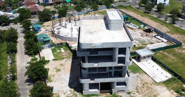 Cận cảnh toà nhà công nghệ ở Huế 'đứng bánh' vì nhà thầu thi công 'chạy làng'