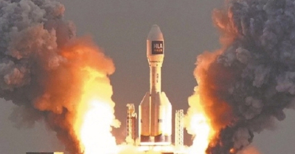 Trung Quốc phóng tên lửa nhiên liệu rắn lớn nhất thế giới vào vũ trụ